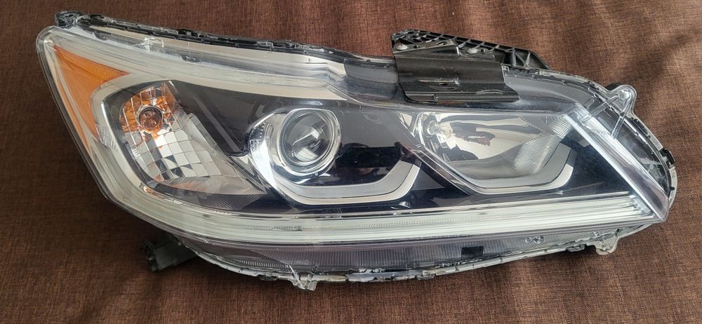 Фара Хонда Аккорд 9 2016 USA.