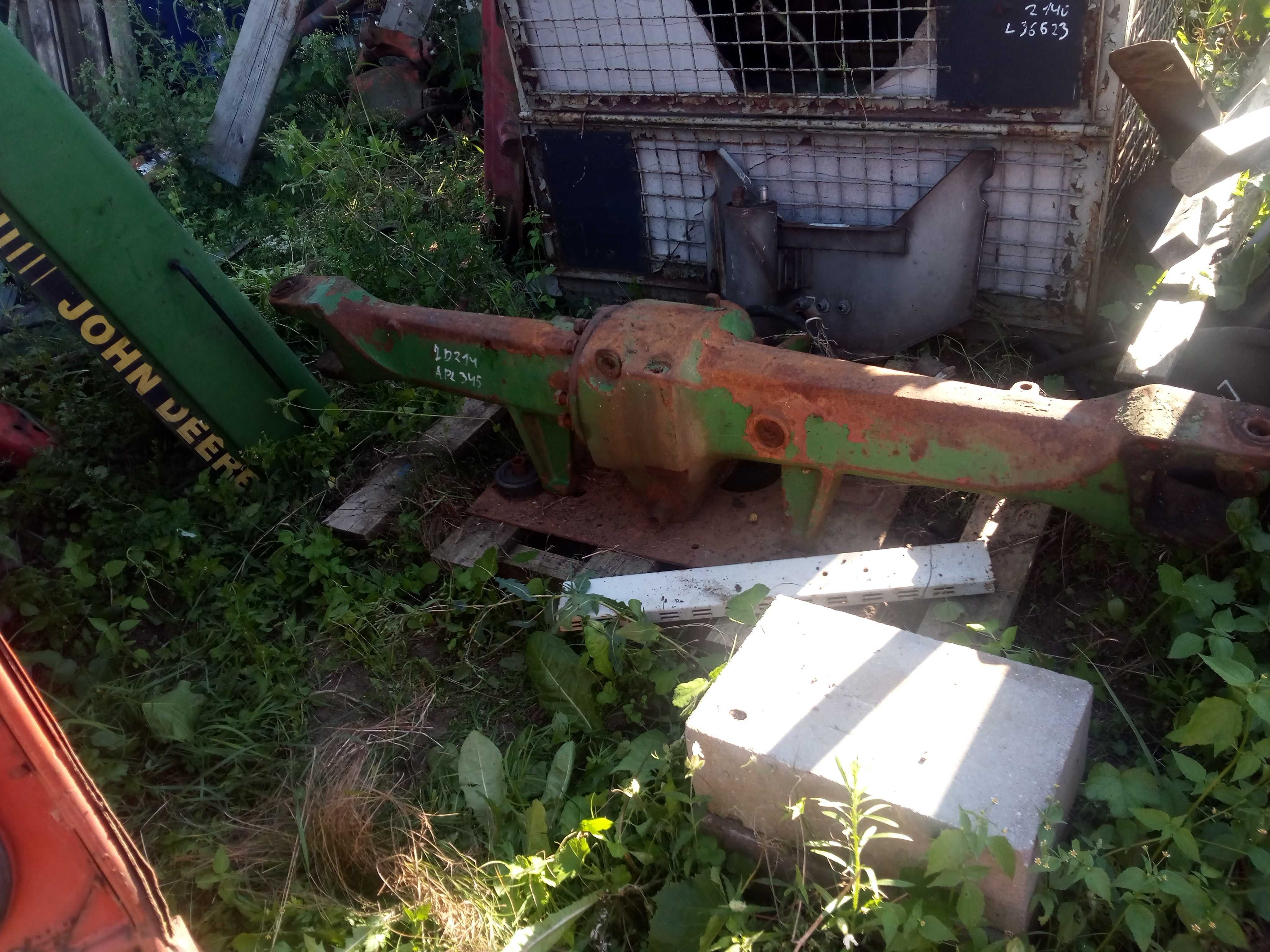 John Deere 2140 obudowa przedniej osi przedniego napędu mostu APL 345