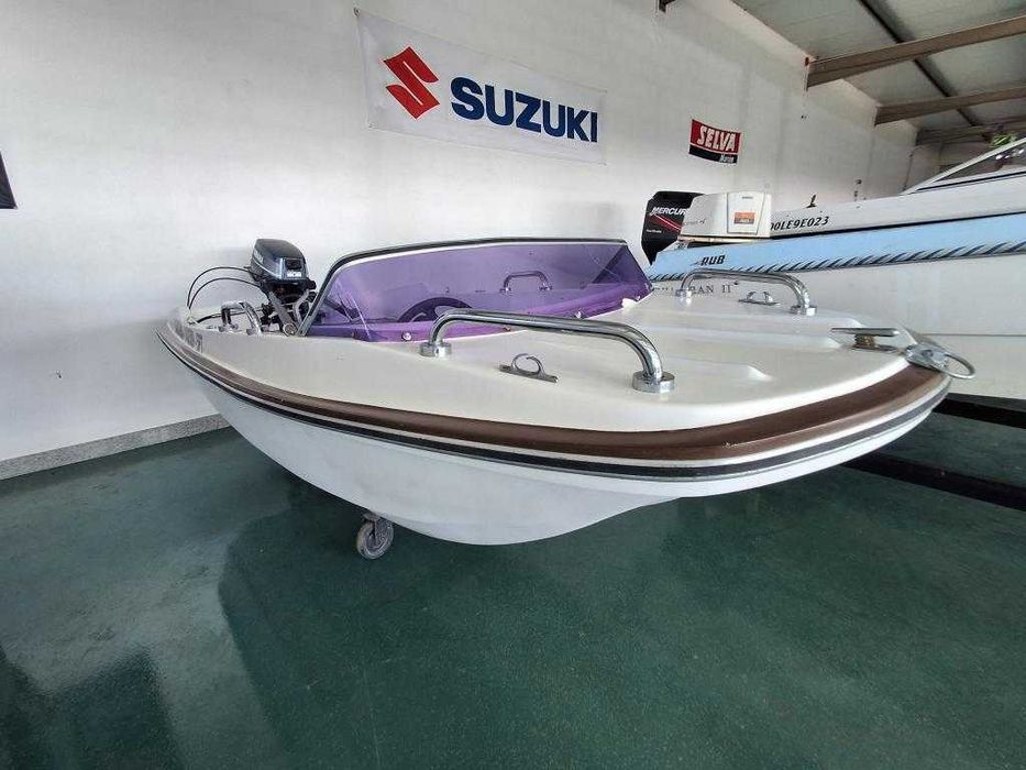 Barco VIMAR 320 com o motor YAMAHA 6HP