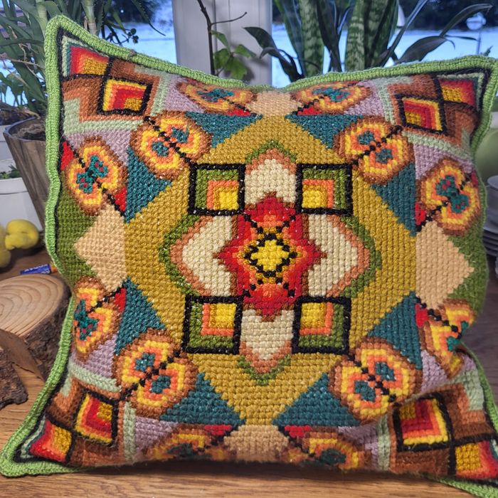 Poduszka PRL Haft Krzyżowy 34