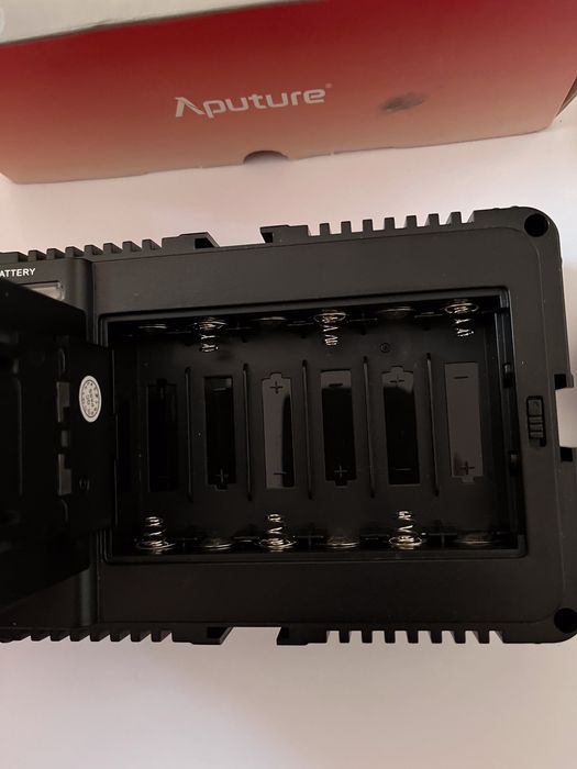 Aputure Amaran AL-160, druga lampa, akumulator Newell, dodatki.Polecam