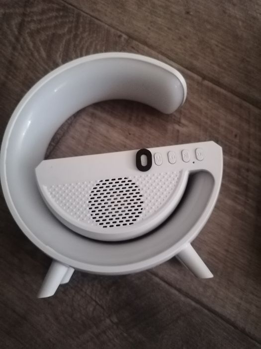 Głośnik bluetooth z lampka.