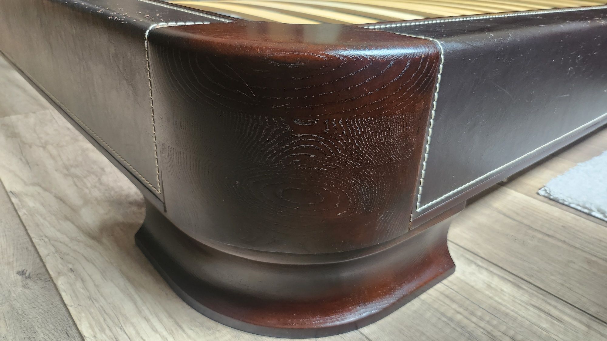 Solidne łóżko Vinotti Art Line wenge 180/200 lite drewno + skóra