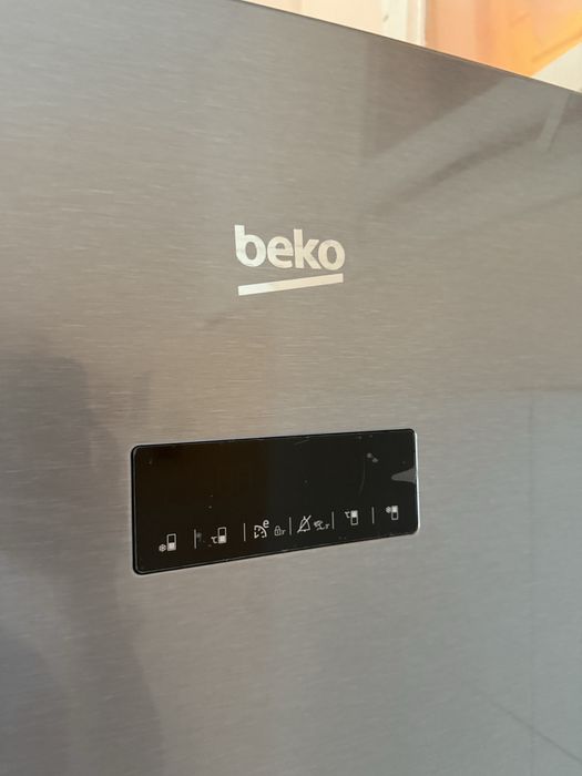 Lodówka beko stebrna dystrybutor wody