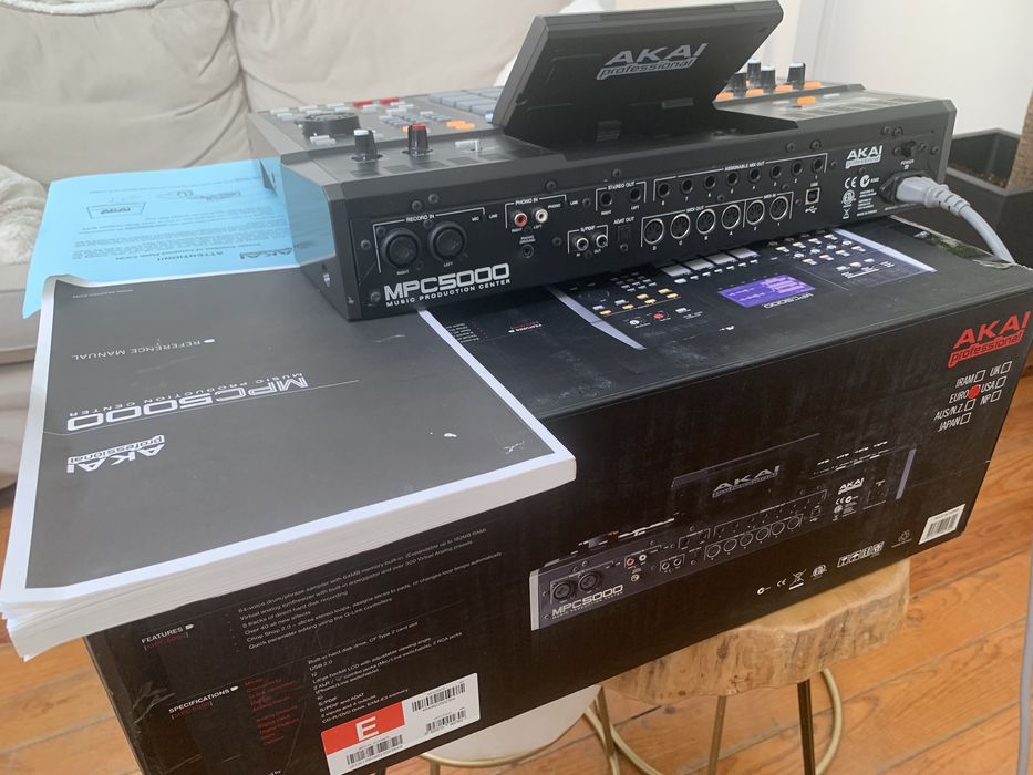 Akai MPC 5000 in Original Box, Like New Condition + HD + EXM-E3 + CD + OS264309583579651124