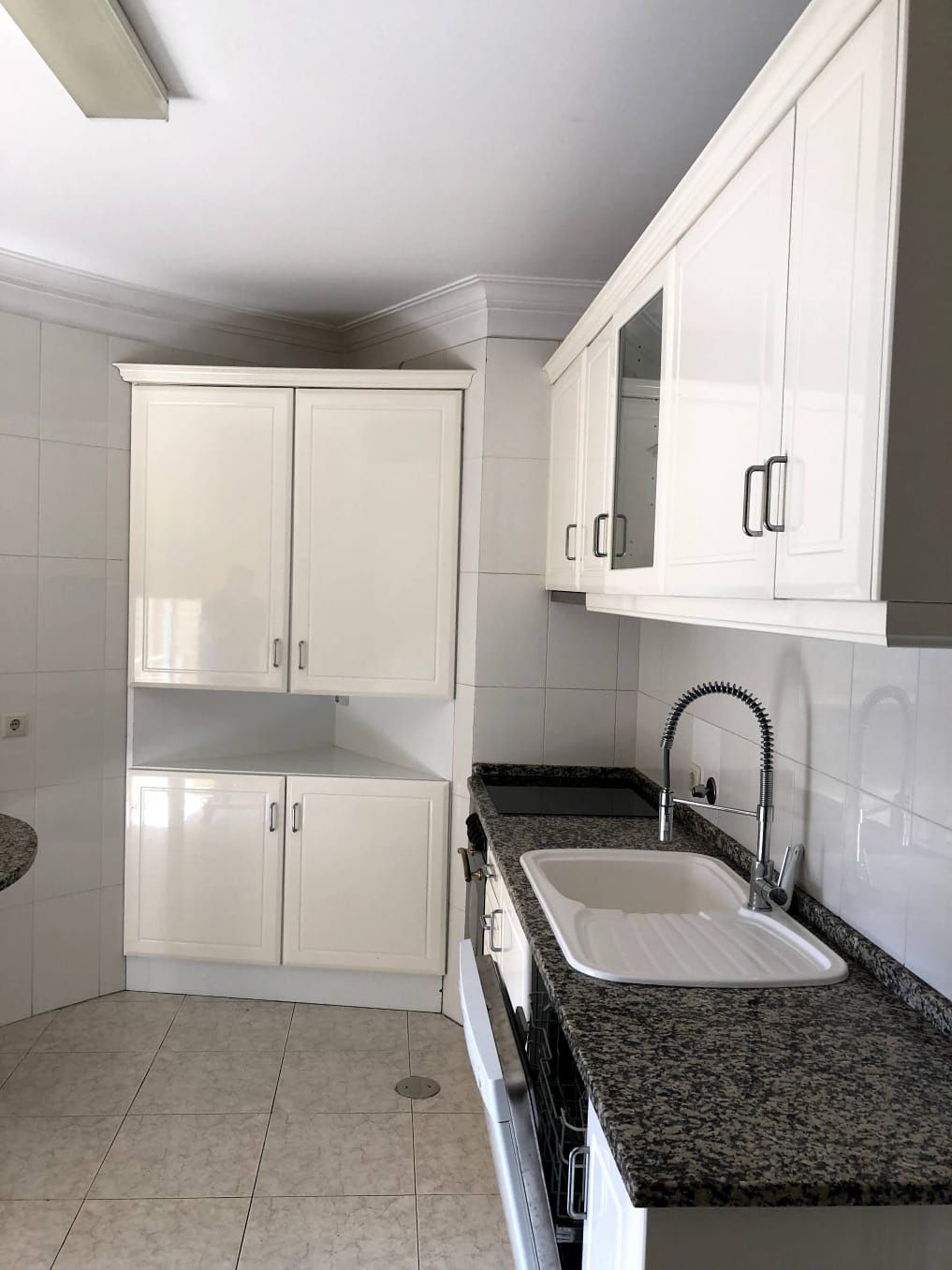 Alugo T1 + 1 boas áreas em Alfena, junto aos correios