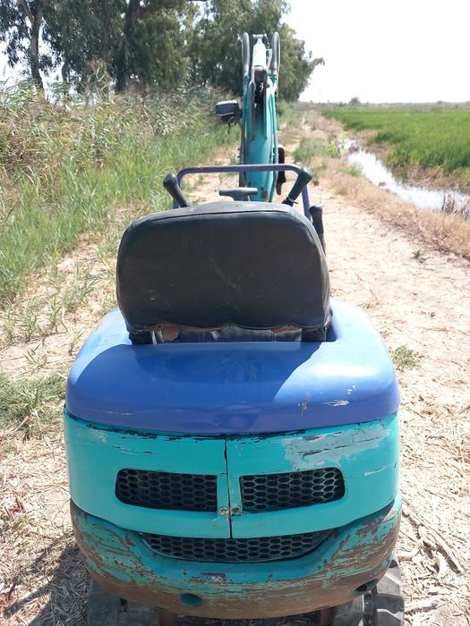 Mini giratória komatsu 800 kg