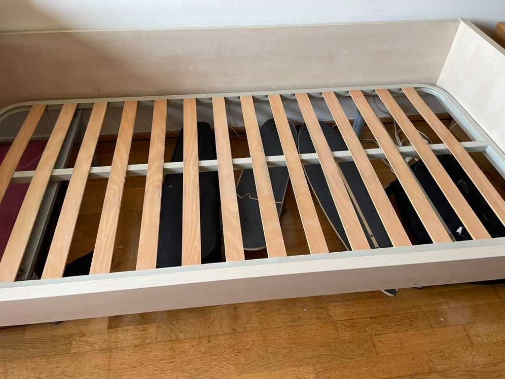Cama de Solteiro de Madeira e Estrado