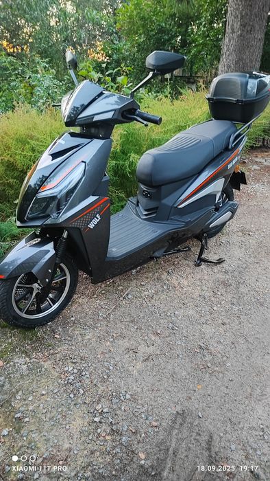 Електроскутер SokMoto WOLF
Розмір коліс 3.5-12.
2999W 72V45AH Lithiu