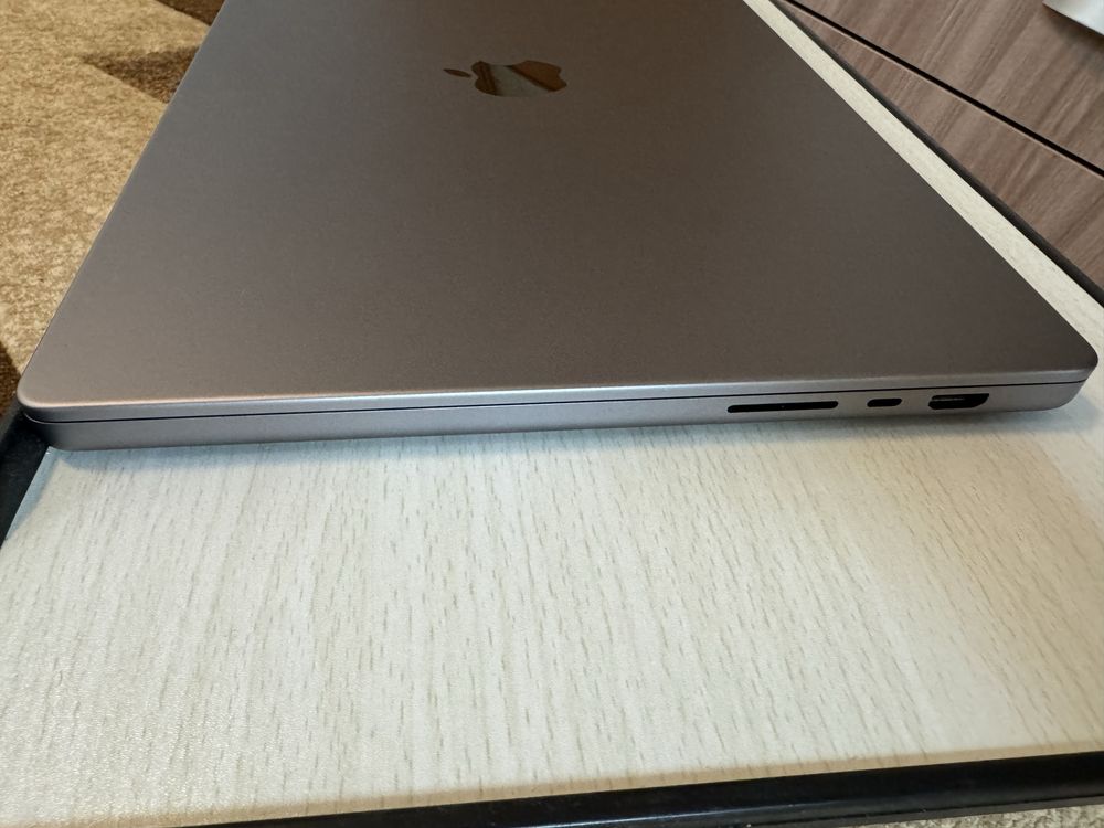 MacBook Pro 2021 M1 16” 512gb 16gb