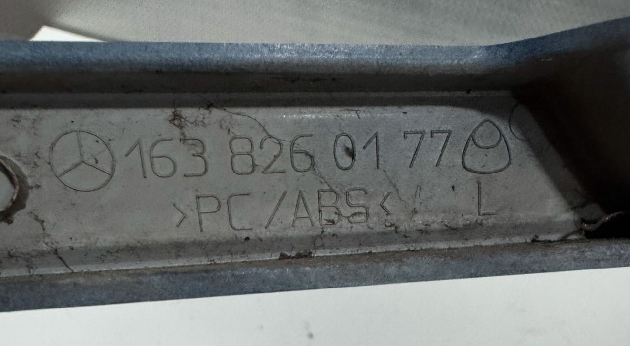 Friso farol Mercedes ML W163