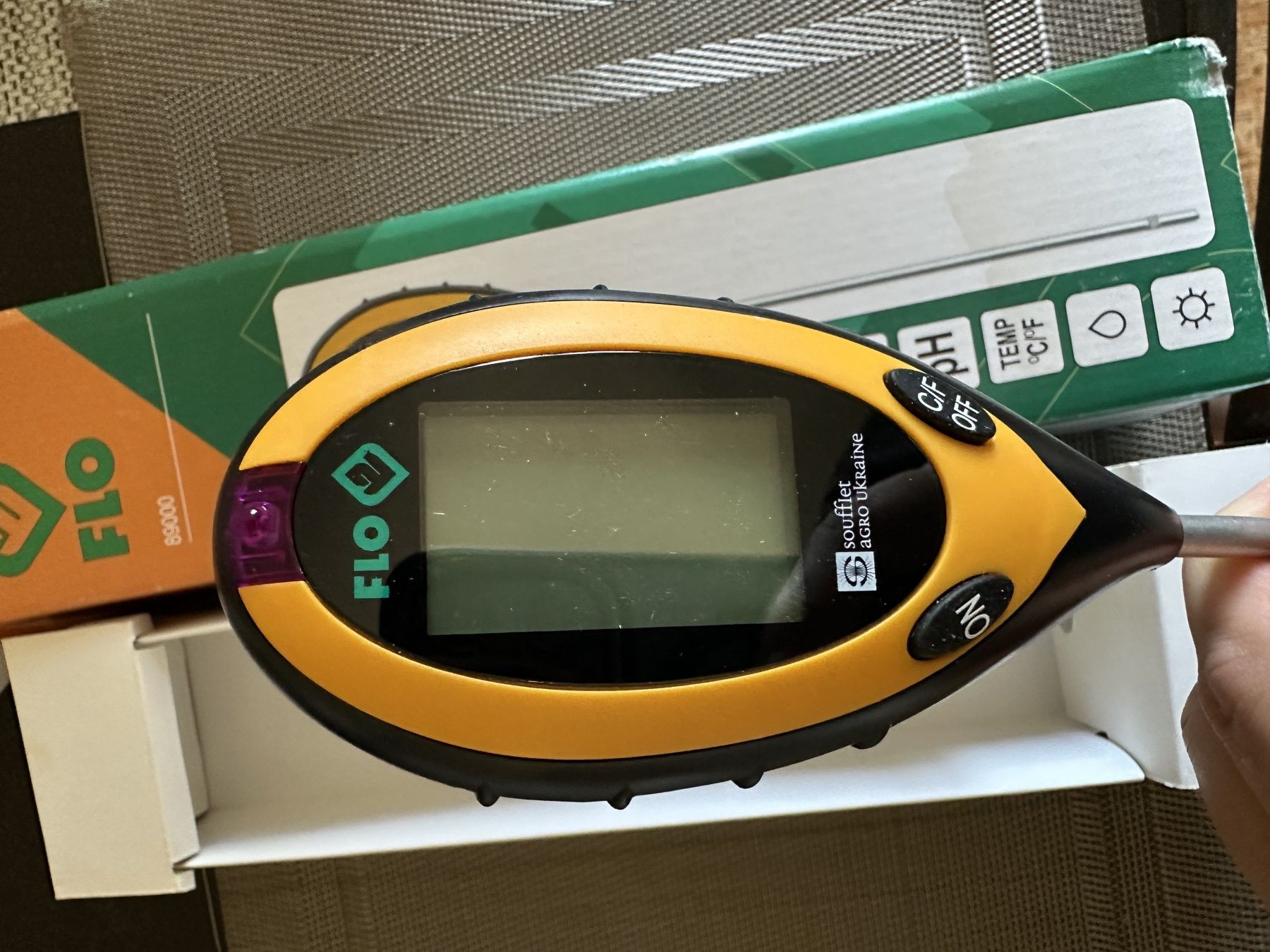 Продам вимірувач грунту FLO 9800 4 в 1 /рН,  вологість,  температура