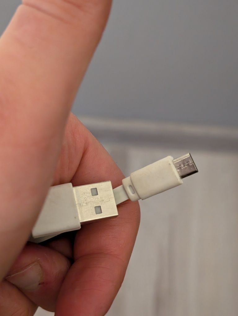 Biały Kabel micro USB krótki - spłaszczony
