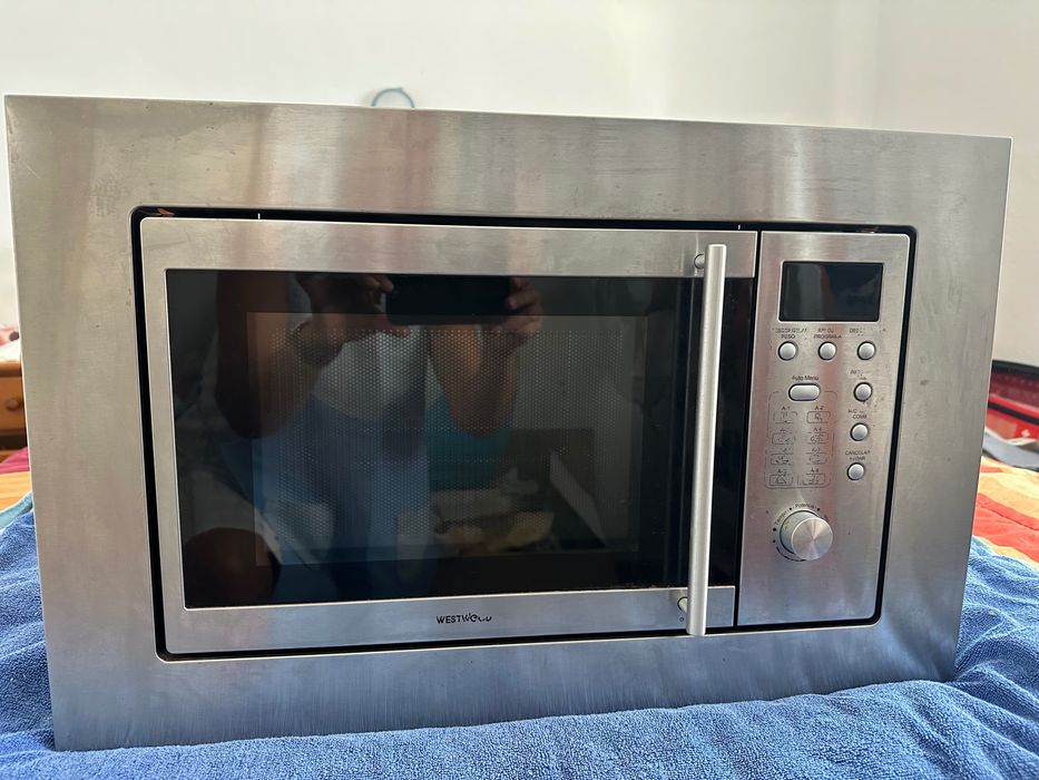 Microondas de Encastre com tamanho 20L e com gril