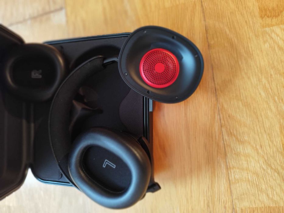 Bang & Olufsen H95 Ferrari edition