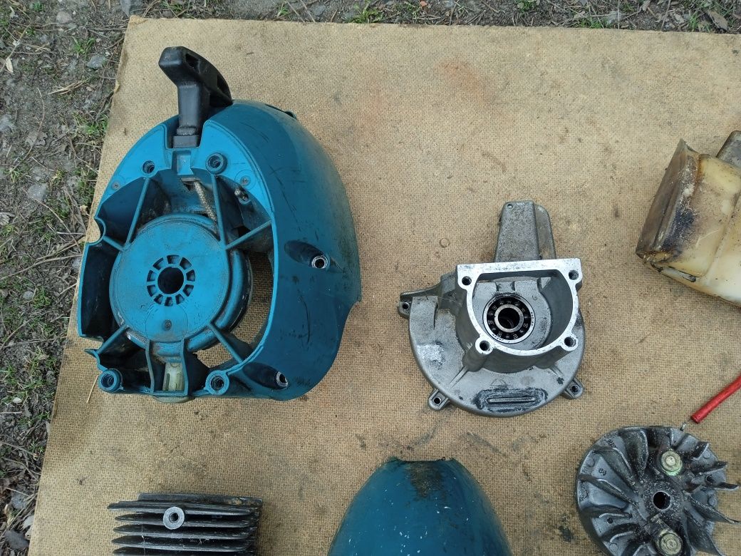 Тример косилка мотокоса Makita DBC 300