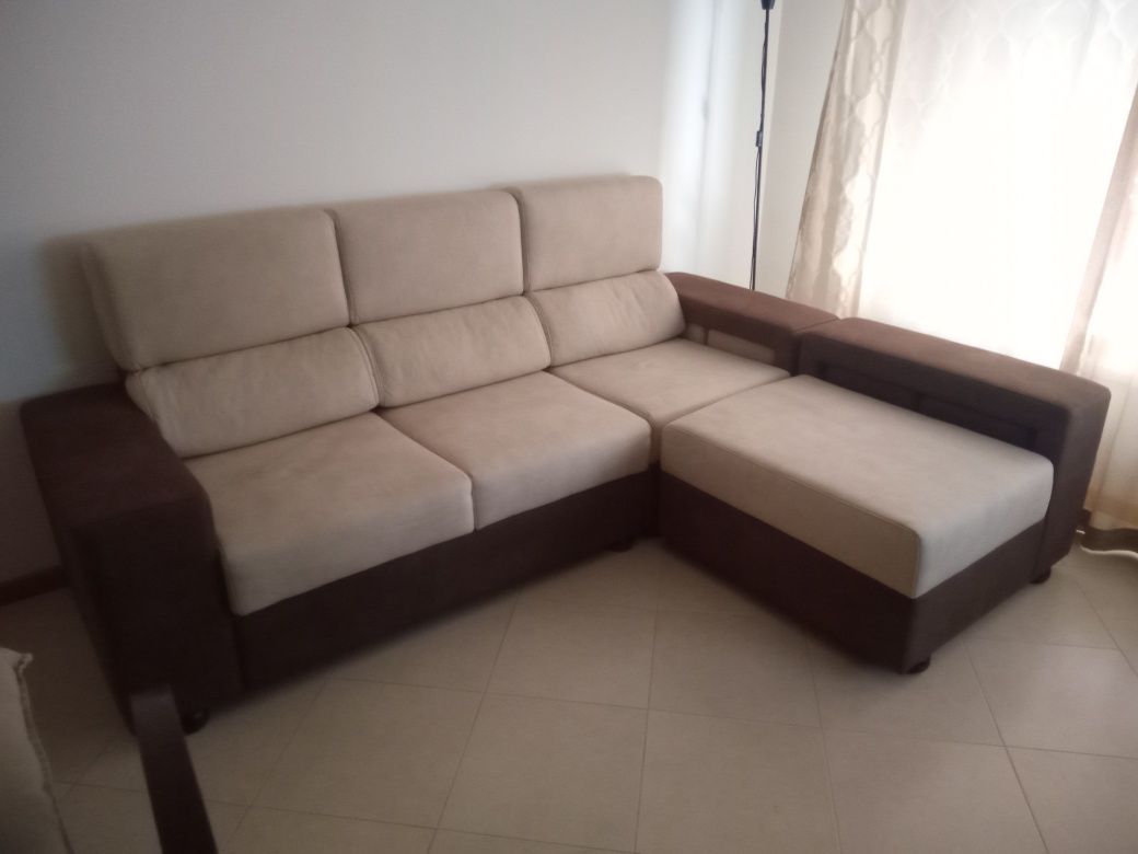 Sofá com cheeslong 3 lugares