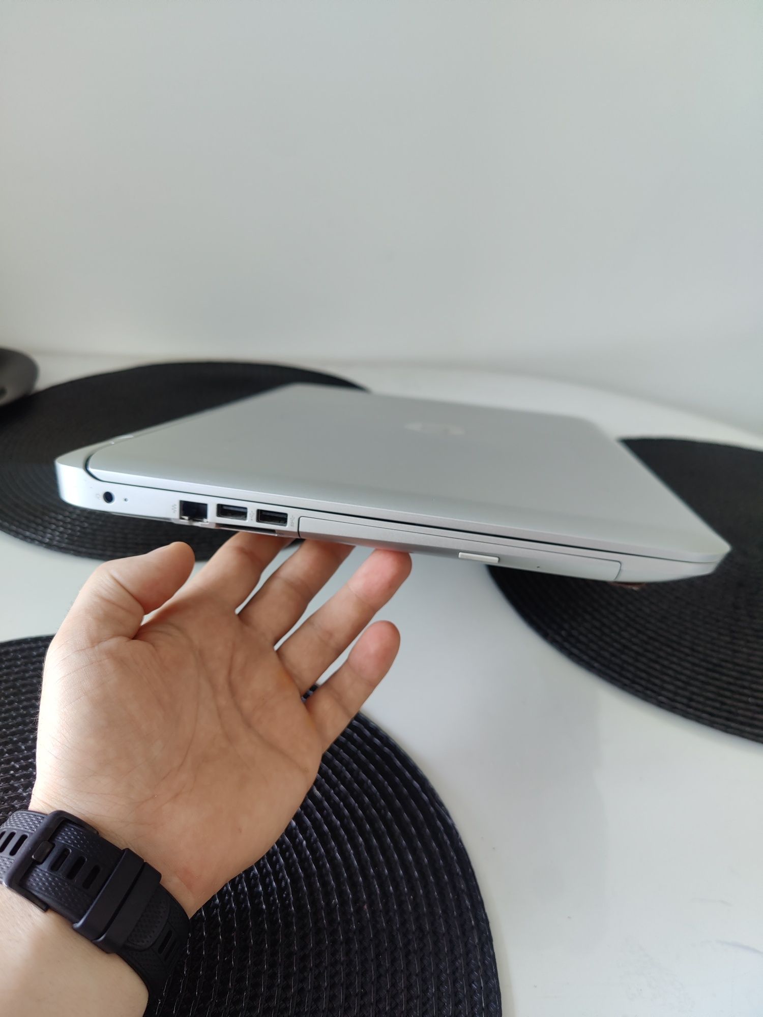 Ноутбук HP pavilion 17 / відео 2 ГБ/i5 6200u/8 ГБ/HDD 1 тб