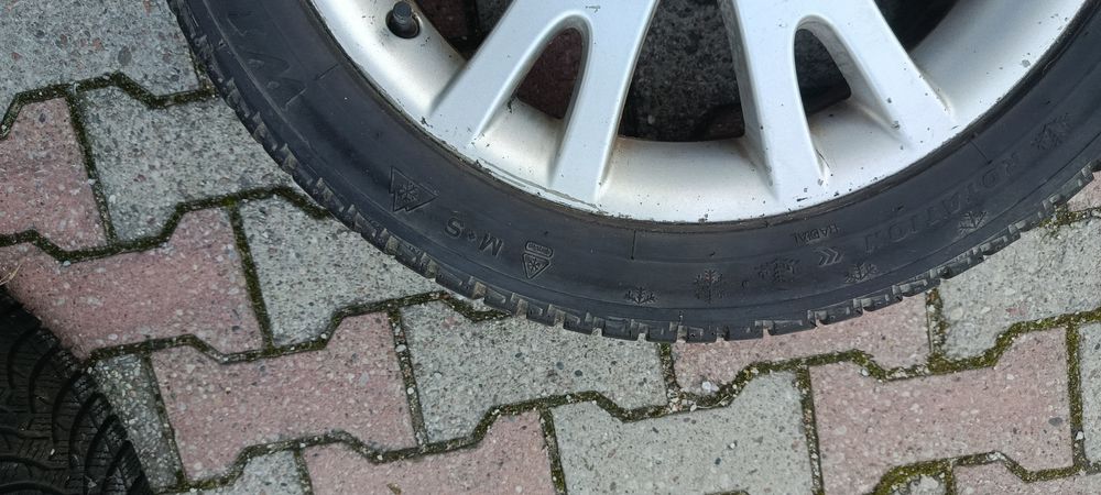 Opony zimowe z felgami 225/45/R17