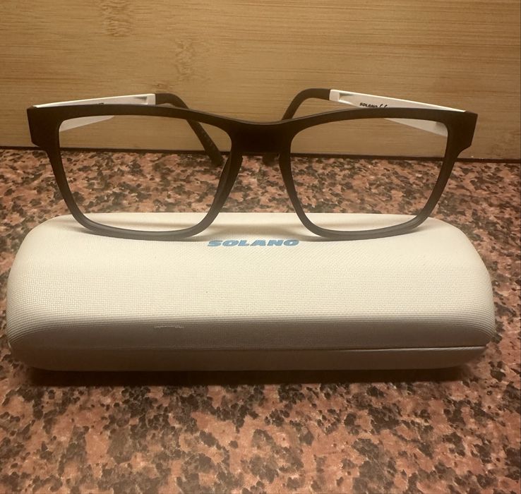 Oprawki korekcyjne Solano wraz z nakładkami przeciwsłonecznymi