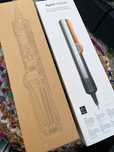 Nienaganny stan prostownicy do włosów dyson ht01