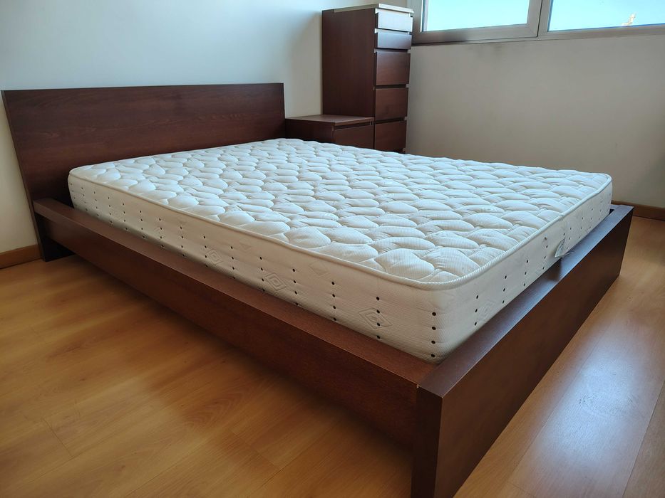 Quarto completo MALM + colchão — sinais de uso, bom preço