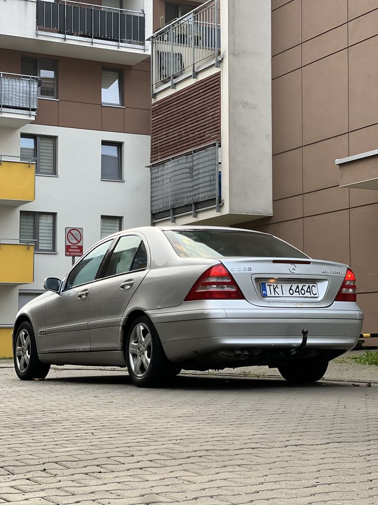 sprzedaję Mercedesa W203 2.0 Kompressor, gaz–benzyna.