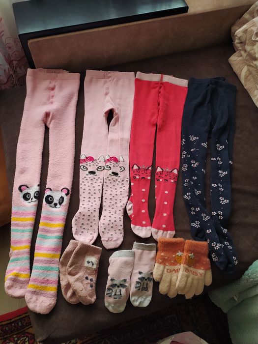 Колготи, носки, рукавички.