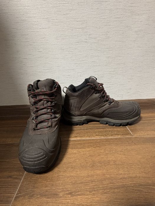 Columbia Зимове чоловіче взуття (устілка 27,5, вказаний розмір 42,5)