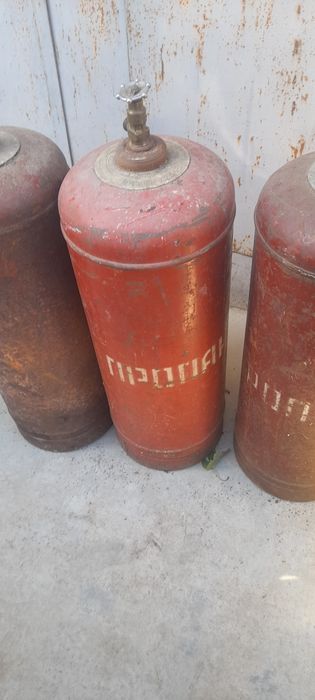Продам газові балони.