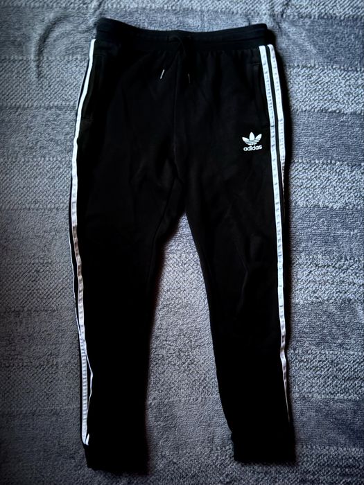 Spodnie dresowe dresy Adidas Originals Tiro czarne rozmiar XS