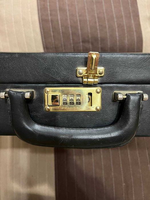 Чоловічий дипломат з натуральної шкіри Franzen Румунія чорного кольору