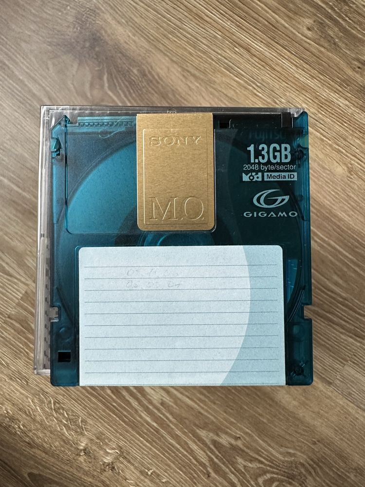 Магнітооптика 1.3GB Magneto optical disk 1300
