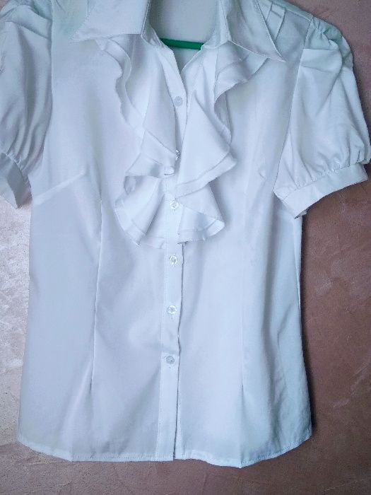 Biała bluzeczka z żabotem r38 Nowa
