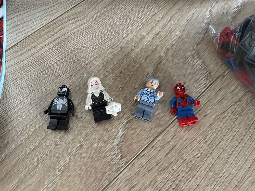 LEGO Marvel Pajęczy Mech kontra Venom, 76115