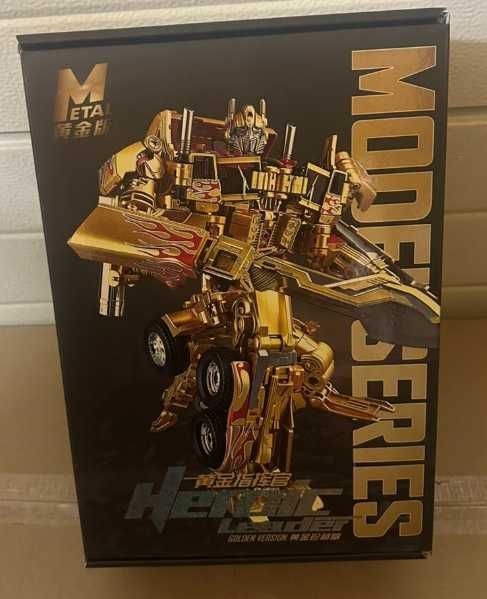 Преміум Колекційна Фігурка-Трансформер «Золотий Оптімус Прайм»