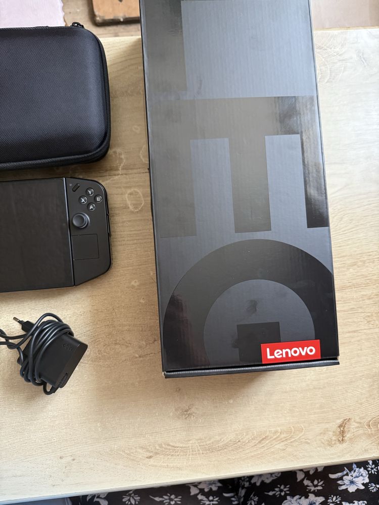 Lenovo Legion Go 2Tb 2lata gwarancji idealny stan