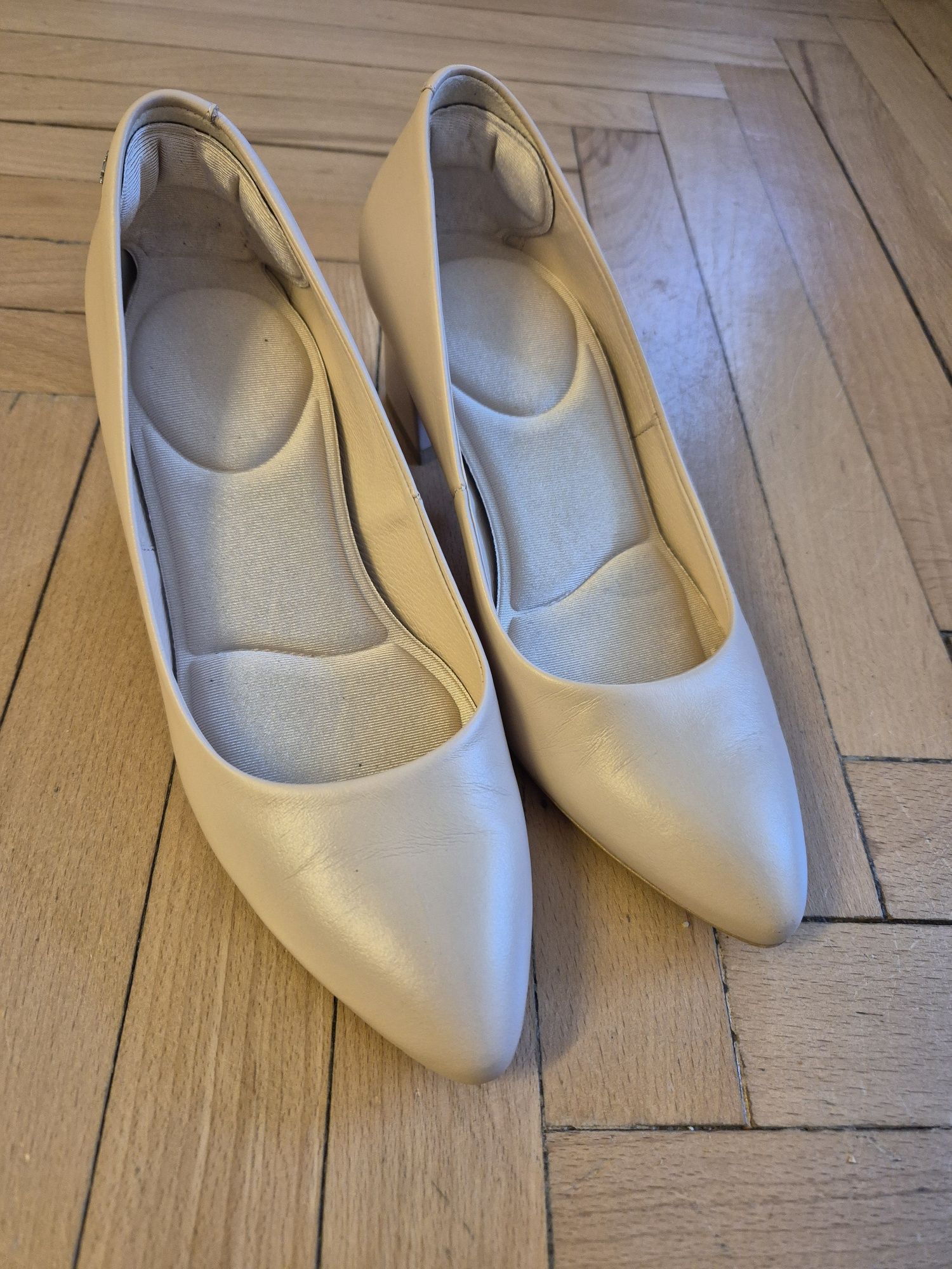 Buty czułenka wojas 38