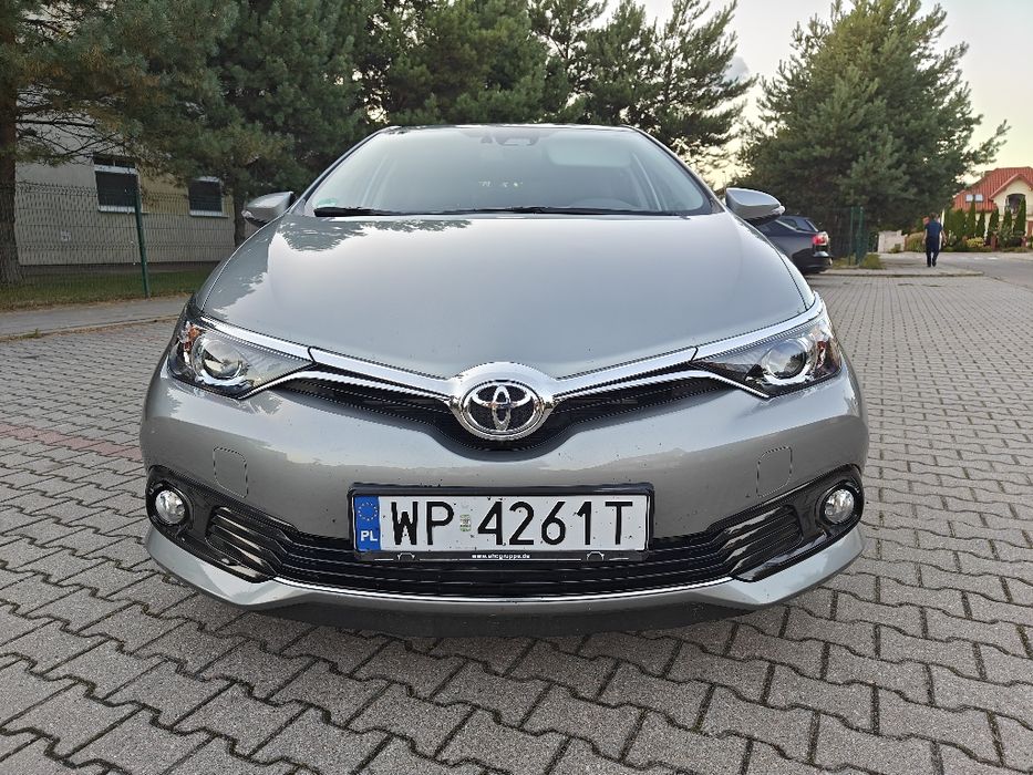 Toyota Auris 2017 benzyna.automat.wersja premium plus
