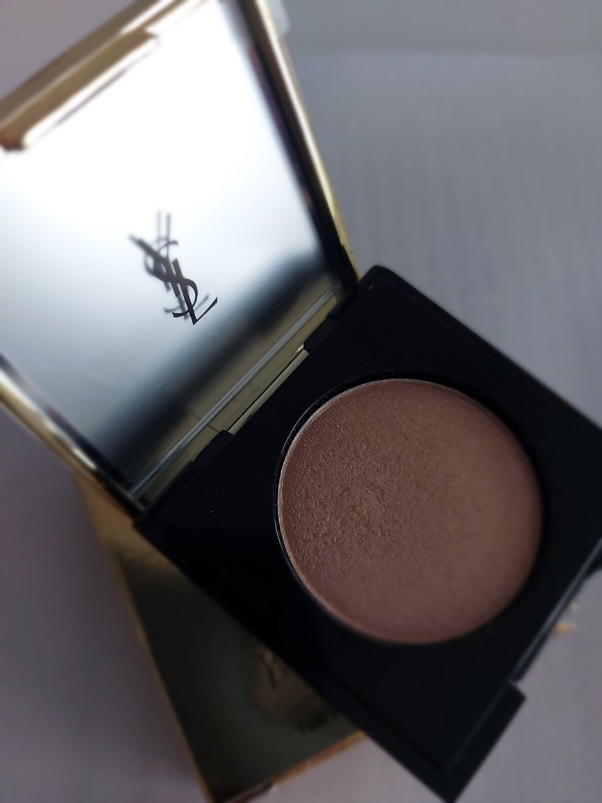 Cienie do powiek Yves Saint Laurent Satin Crush Mono