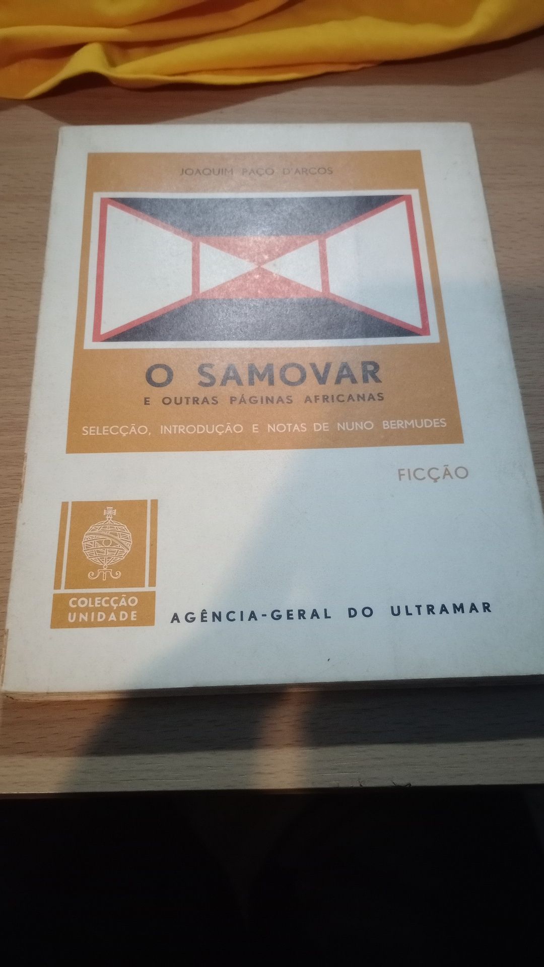 Livro antigo ficção