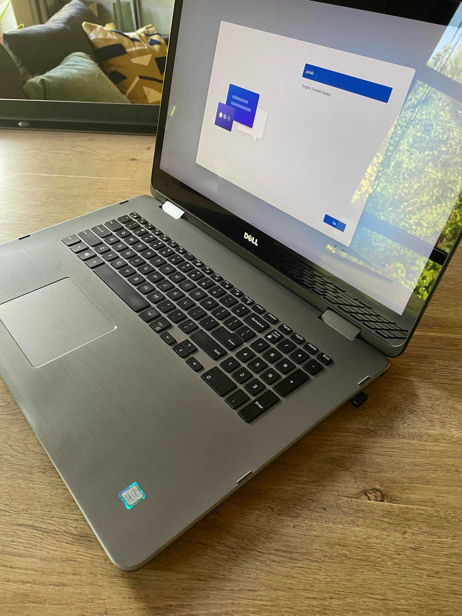 Dell Inspiron 7773 i7-8550U/16GB/512/Win10