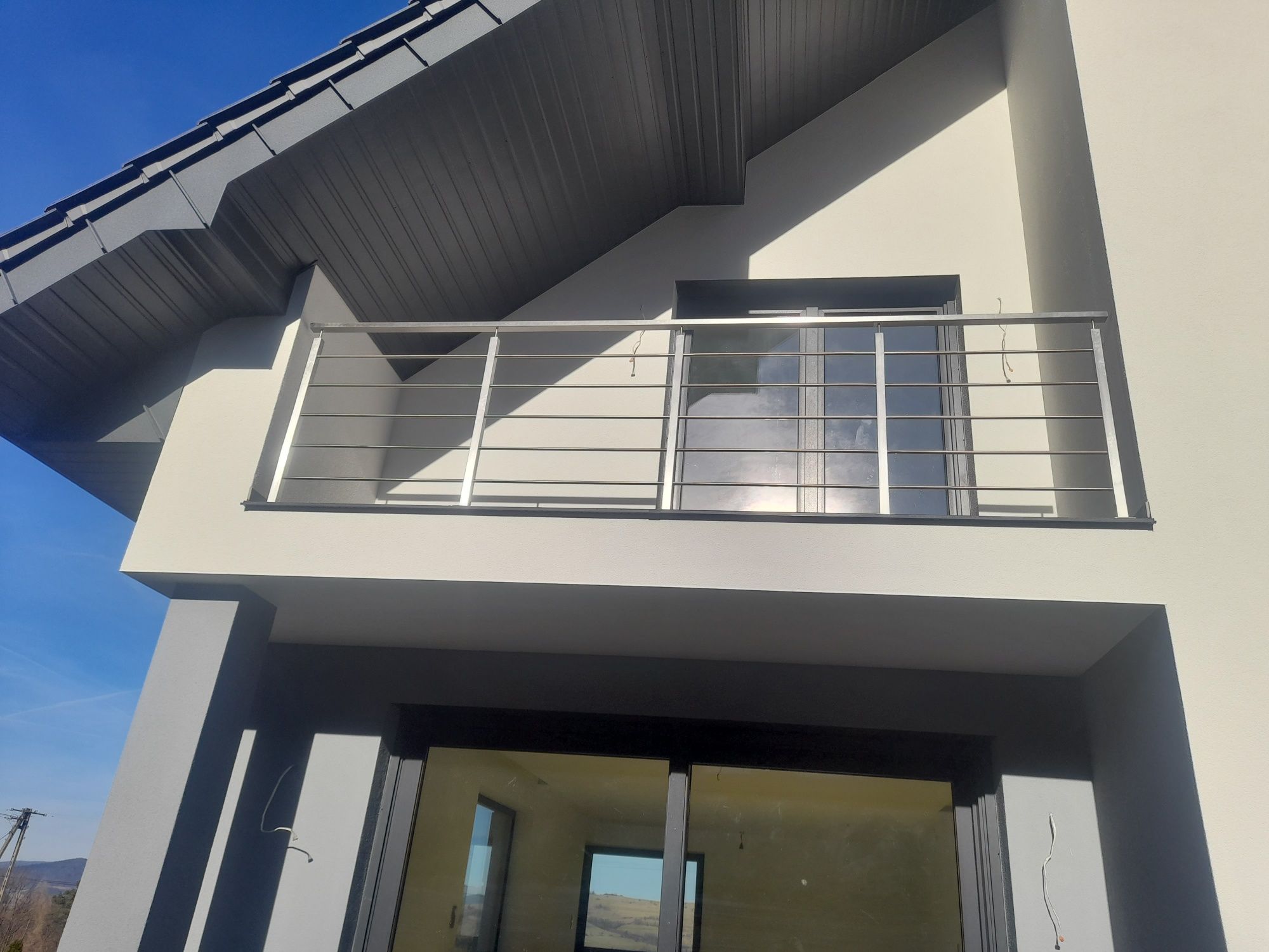Balustrady nierdzewne. Balkony francuskie. Zadaszenia