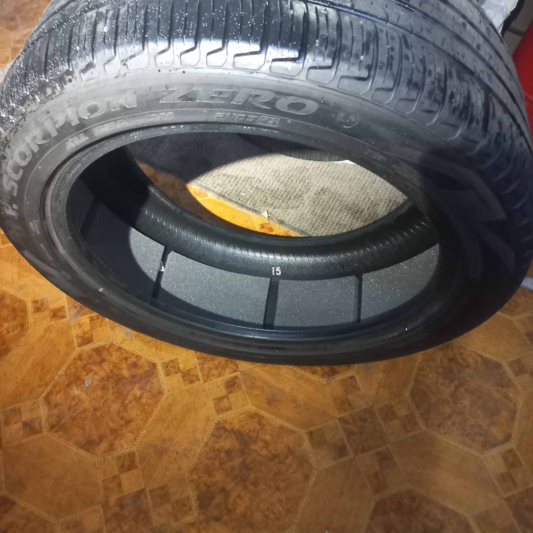 Продам шины Рirelli  275/45/R21