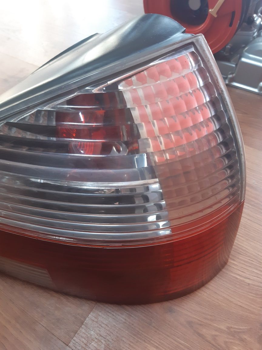 Lampa prawa tył Audi a3 8l 3d