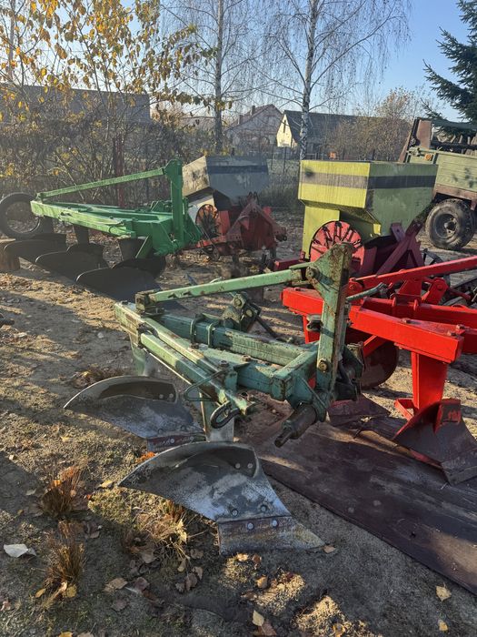 Плуги 2 по 25, і 3 по 30 на високих стойках