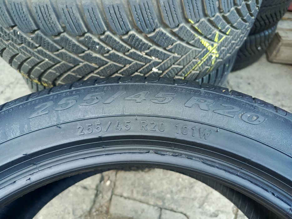 Sprzedam prawie nowe opony Pirelli 255/45 r20