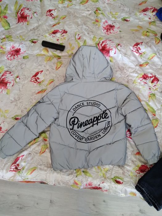 Продам куртку на девочку