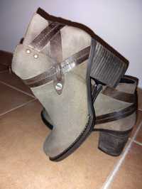 Botas com pouco uso