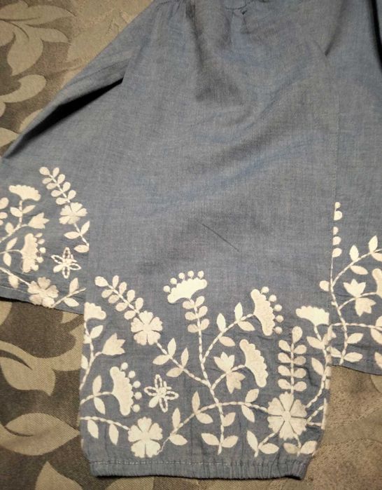 Camisa azul com bordado - tamanho 14 anos